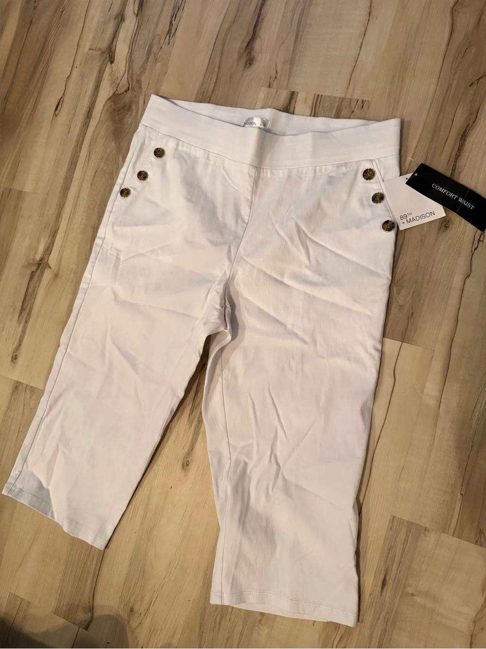 NWT 89th & Madison White Cropped pants size large